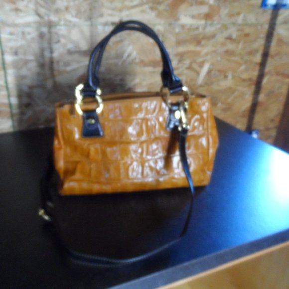 Giani Bernini Brown Crocodile Dome Satchel with Black Straps - Picture 2 of 12